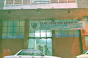 Frente de la sede social en 2003